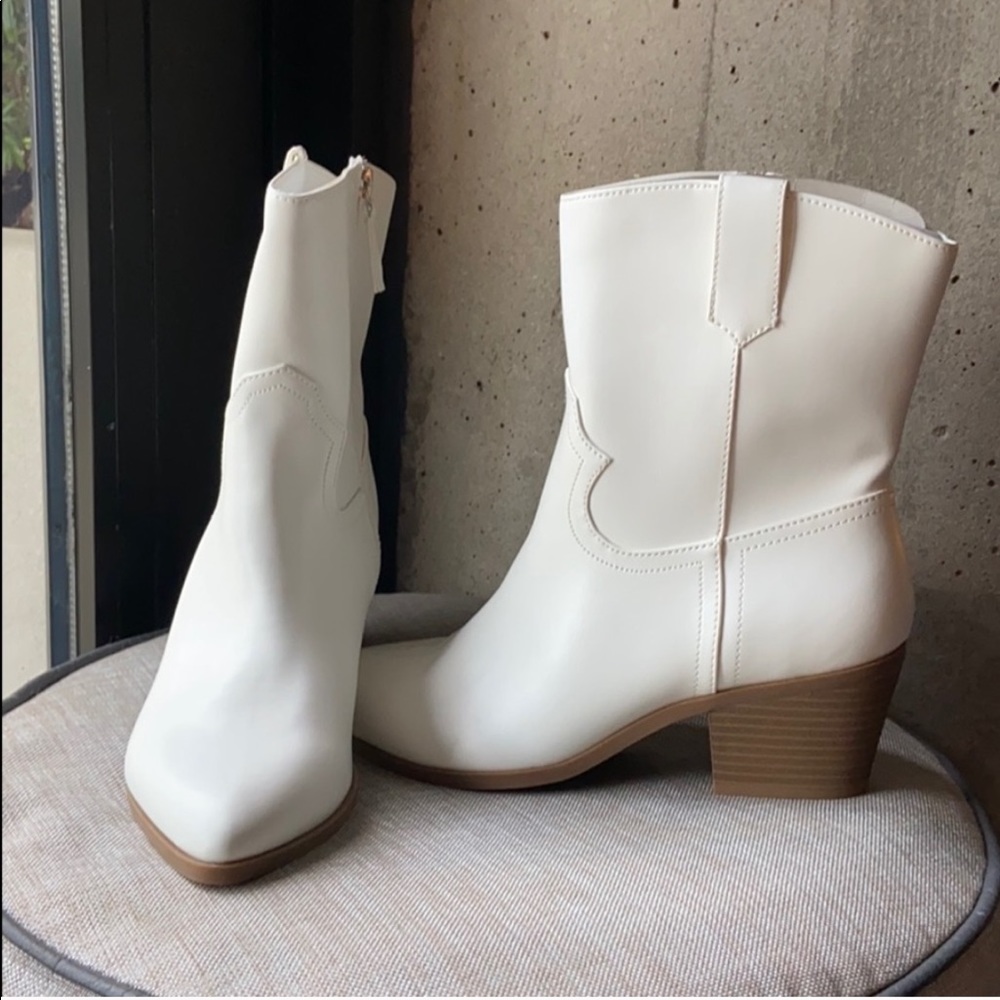 White Scoop Avery Western Boot